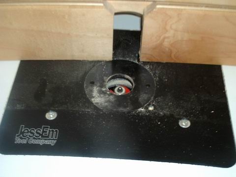 Table  toupie: plaque Jessem